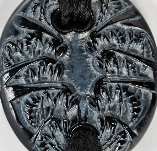 1920 René Lalique - Pendant Guepes Wasps Black Glass With White Patina - 