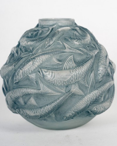 Glass & Crystal  - 1927 René Lalique - Vase Oleron with blue patina