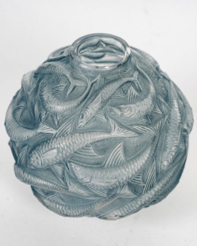 20th century - 1927 René Lalique - Vase Oleron with blue patina
