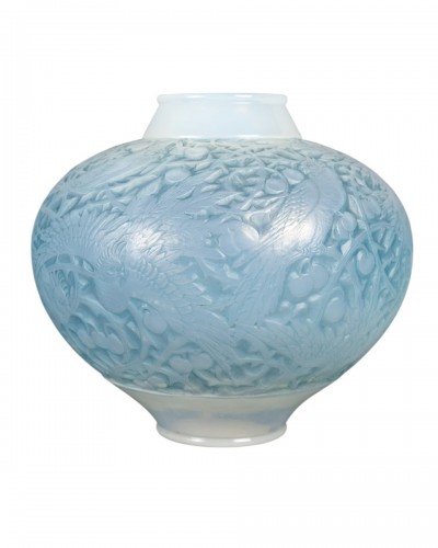 1924 René Lalique - Vase Aras Cased