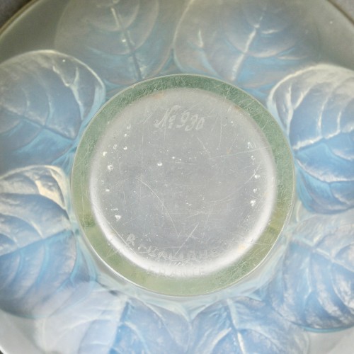 1921 René Lalique - Vase Violettes - 