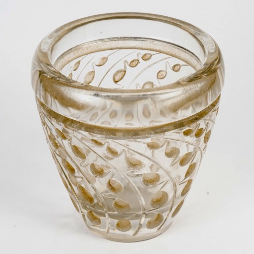 Glass & Crystal  - 1934 René Lalique - Vase Lemna