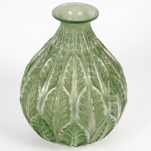 1927 René Lalique - Vase Malesherbes - Glass & Crystal Style Art Déco
