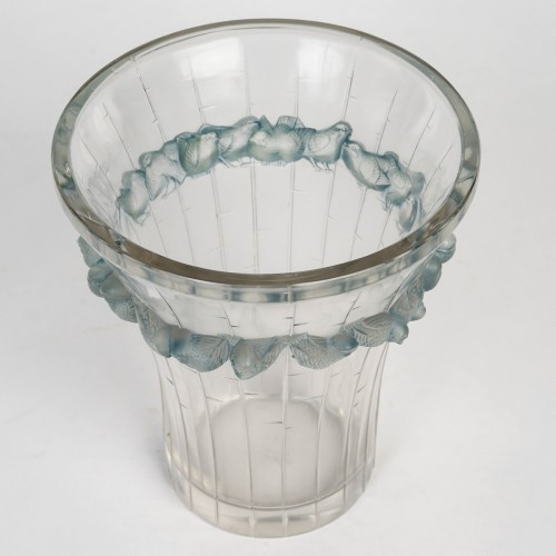 Glass & Crystal  - 1933 René Lalique - Vase Boulouris