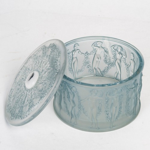 20th century - 1929 René Lalique - Box Figurines Et Guirlandes 
