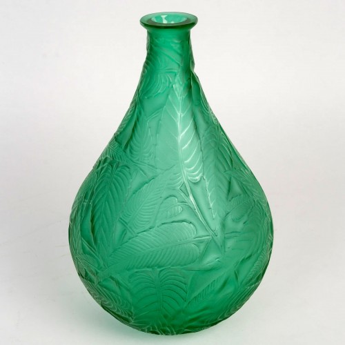 1923 René Lalique - Emerald Green Sauges Vase - Glass & Crystal Style Art Déco