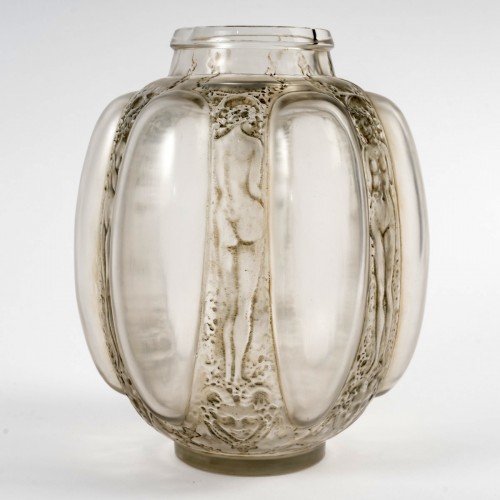 Glass & Crystal  - 1912 René Lalique - Vase Six Figurines Et Masques
