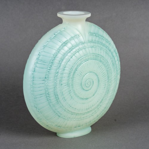 Verrerie, Cristallerie  - 1920 René Lalique - Vase Escargot