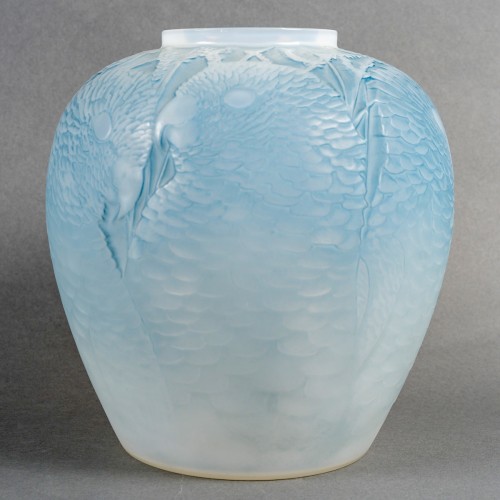 1927 René Lalique - Vase Alicante Triple Cased Opalescent Glass Blue Patina - Glass & Crystal Style Art Déco