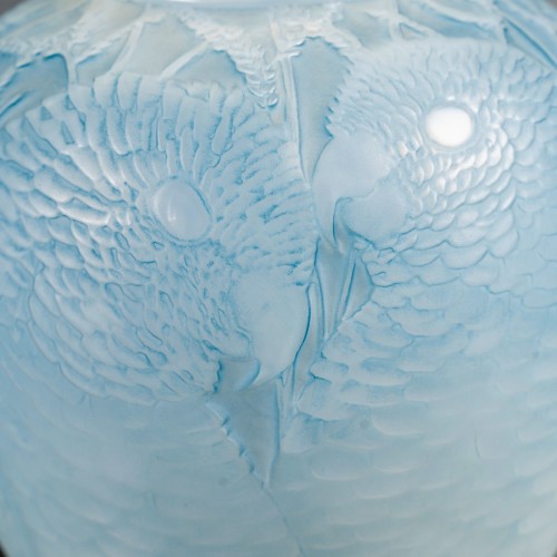 20th century - 1927 René Lalique - Vase Alicante Triple Cased Opalescent Glass Blue Patina