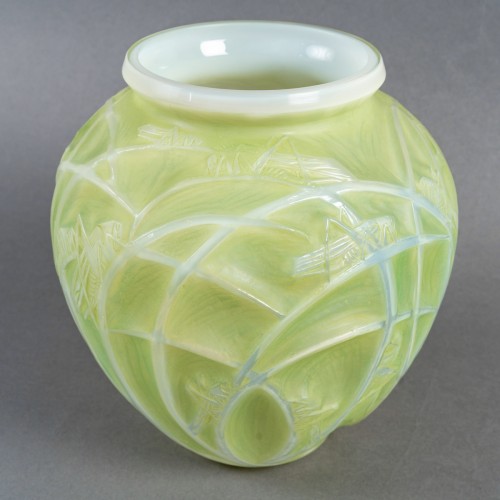 Glass & Crystal  - 1912 René Lalique - Vase Sauterelles Grasshoppers Cased Opalescent Glass
