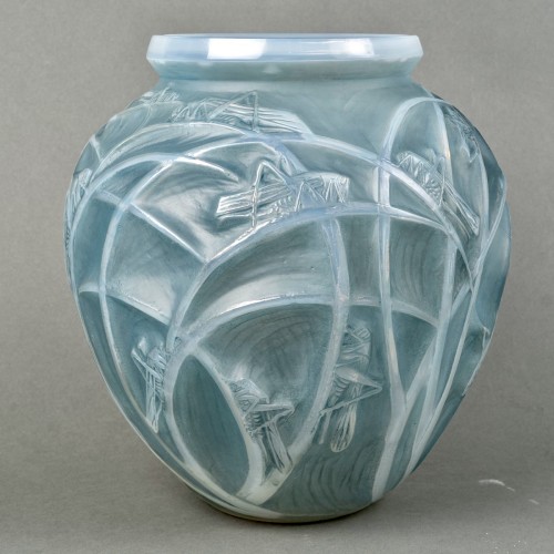 1912 René Lalique - Vase Sauterelles Grasshoppers Cased Opalescent Glass - Glass & Crystal Style Art nouveau