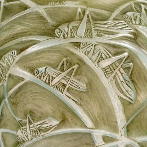 20th century - 1912 René Lalique - Vase Sauterelles
