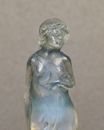 20th century - 1912 René Lalique - Statuette Moyenne Voilee