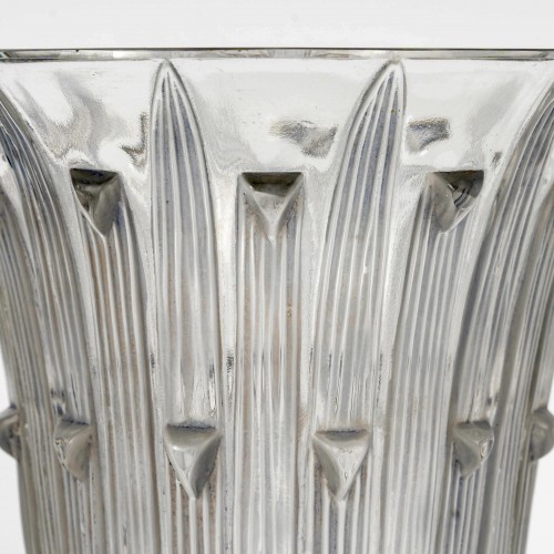 Glass & Crystal  - 1926 René Lalique - Bellis Vase White