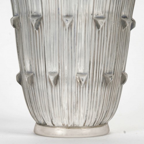 1926 René Lalique - Bellis Vase White - 