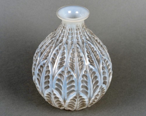 1927 René Lalique - Vase Malesherbes - Glass & Crystal Style Art Déco