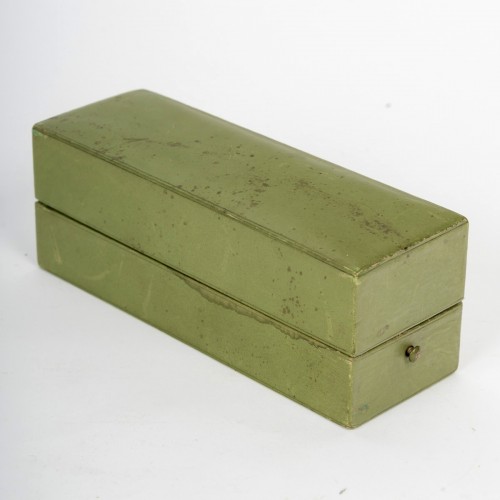 Glass & Crystal  - 1909 René Lalique - Perfume Bottle Cyclamen For Coty