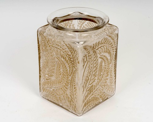 20th century - 1926 René Lalique - Vase Myrrhis
