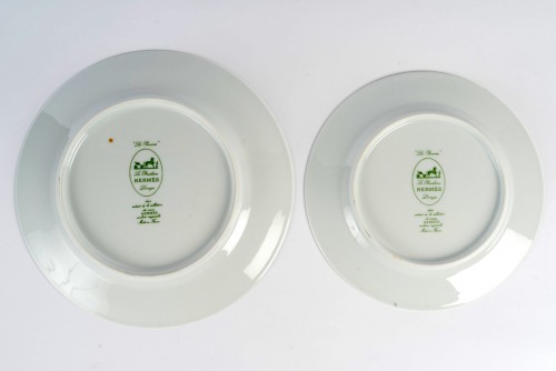 XXe siècle - Hermès - 12 Assiettes à Dîner et 12 Assiettes à Dessert Pivoines en porcelaine