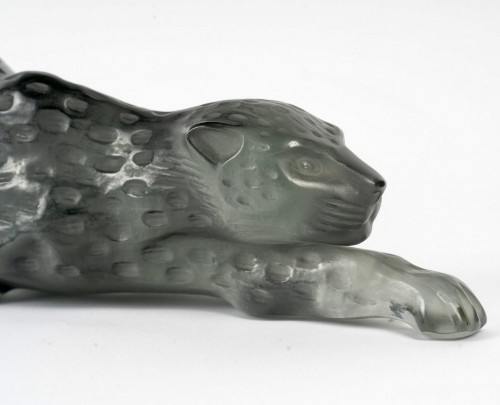 20th century - 1990 Marie-Claude Lalique - Sculpture Panther Zeila Grey Crystal