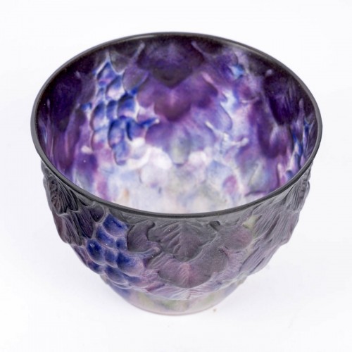 XXe siècle - 1926 Gabriel Argy-rousseau - Vase Raisins en pâte de verre