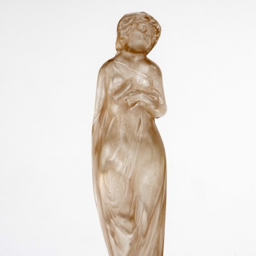 XXe siècle - 1912 René Lalique - Statuette Moyenne Voilée