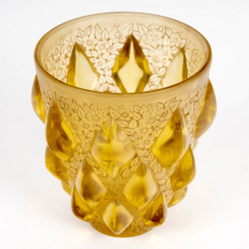 Glass & Crystal  - 1927 René Lalique - Vase Rampillon