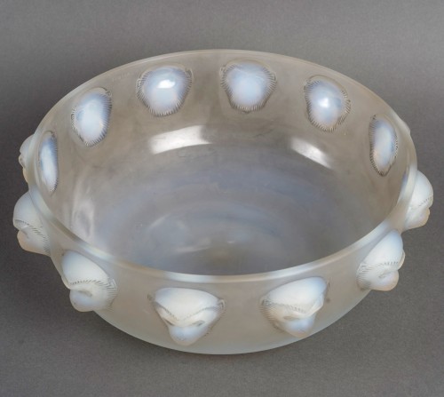 Glass & Crystal  - 1928 René Lalique - Bowl Madagascar Monkeys