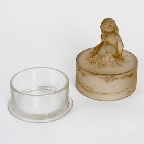 1919 René Lalique - Boîte Amour Assis - BG Arts