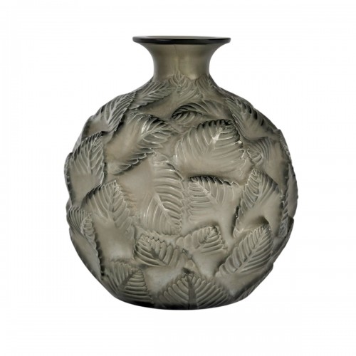 1926 René Lalique - Vase Ormeaux