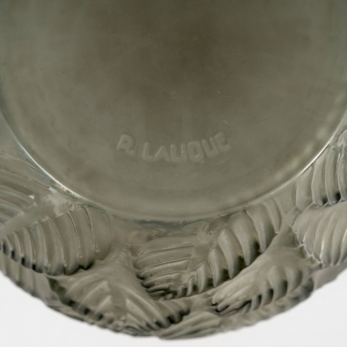 20th century - 1926 René Lalique - Vase Ormeaux