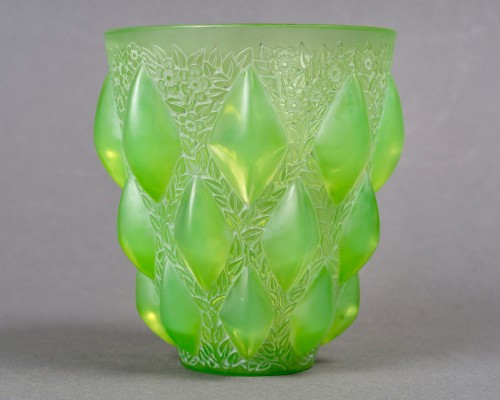 1927 René Lalique - Vase Rampillon Peppermint - Verrerie, Cristallerie Style Art Déco