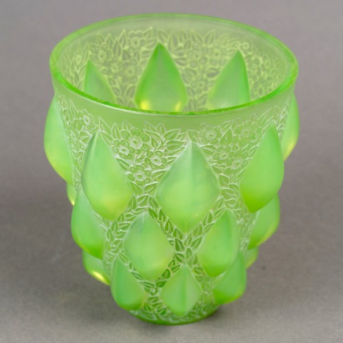 Verrerie, Cristallerie  - 1927 René Lalique - Vase Rampillon Peppermint