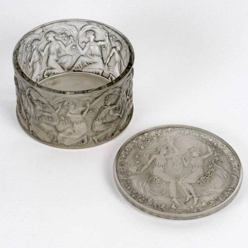 Glass & Crystal  - 1929 René Lalique - Box Figurines Et Voiles