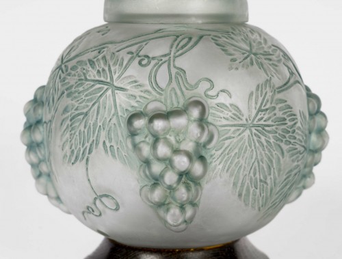 1921 René Lalique Lamp Perfume Burner Raisins Grapes - 