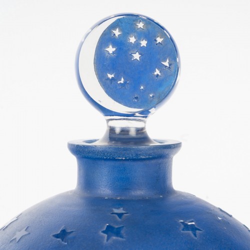 XXe siècle - 1924 René Lalique - Flacon à Parfum Géant Dans La Nuit pour Worth