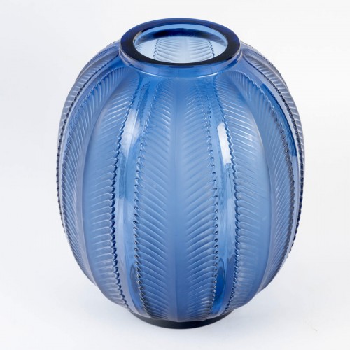 Verrerie, Cristallerie  - 1932 René Lalique - Vase Biskra bleu saphir