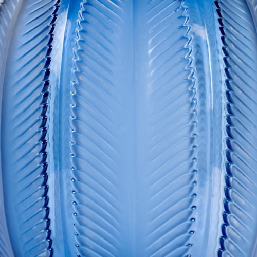 1932 René Lalique - Vase Biskra bleu saphir - BG Arts