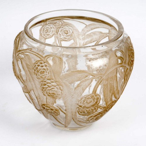 Glass & Crystal  - 1923 René Lalique - Vase Nefliers