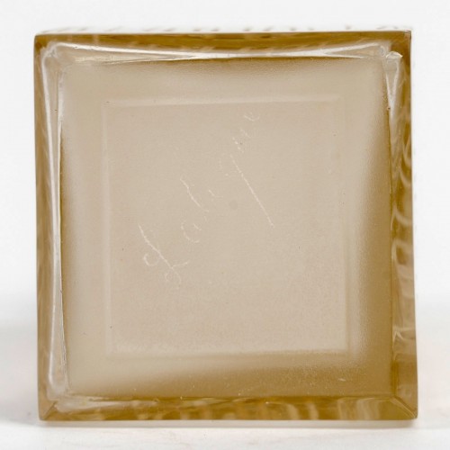 20th century - 1910 René Lalique Perfume Bottle Quatre Cigales Cicadas