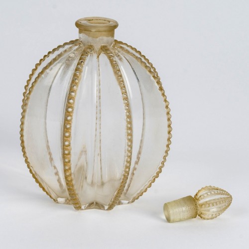 Glass & Crystal  - 1927 René Lalique - Perfume Bottle Gregoire