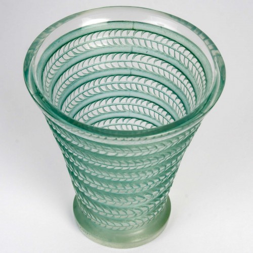 1926 René Lalique - Vase Cytise - Glass & Crystal Style Art Déco