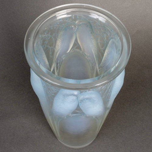 20th century - 1924 René Lalique - Vase Ceylan with Blue Patina