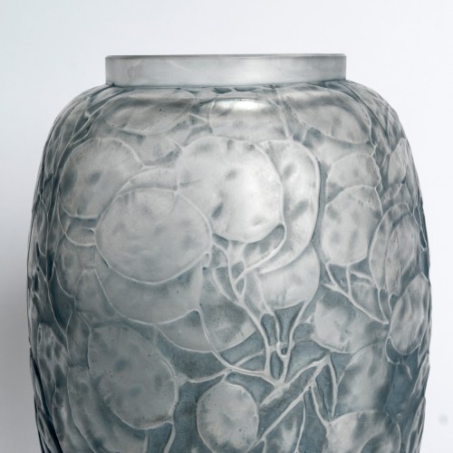 1914 René Lalique - Vase Monnaie du Pape patiné bleu - BG Arts