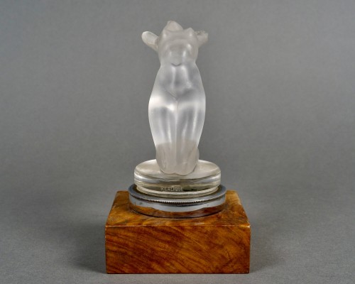 1931 René Lalique - Mascotte Automobile Chrysis Verre Blanc - BG Arts