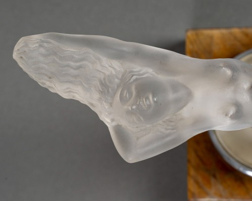 XXe siècle - 1931 René Lalique - Mascotte Automobile Chrysis Verre Blanc