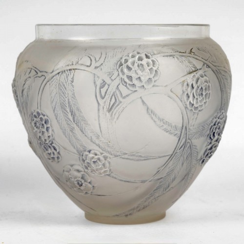 Glass & Crystal  - 1923 René Lalique - Vase Nefliers With Blue Patina