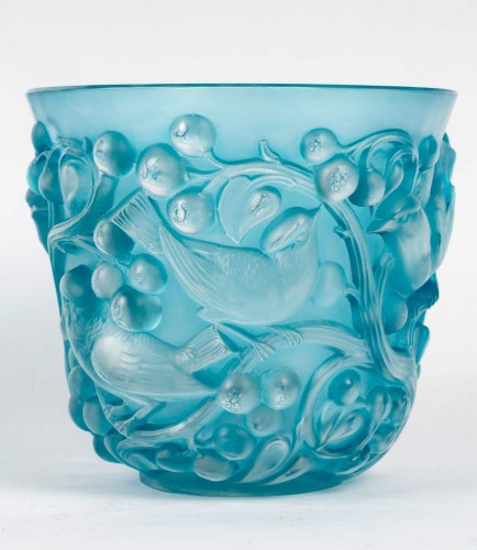 Glass & Crystal  - 1927 René Lalique - Avallon Vase With Electric Blue Patina