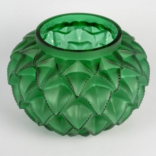 Glass & Crystal  - Lalique France - Vase Languedoc Emerald Green